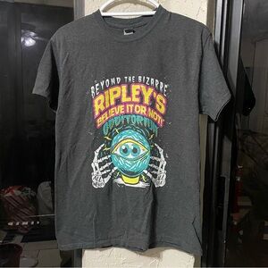 Gray Trippy Graphic Men’s Medium T-Shirt